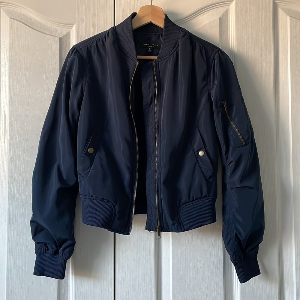 Romeo + Juliet Couture Navy Blue Cropped Bomber Jacket Small